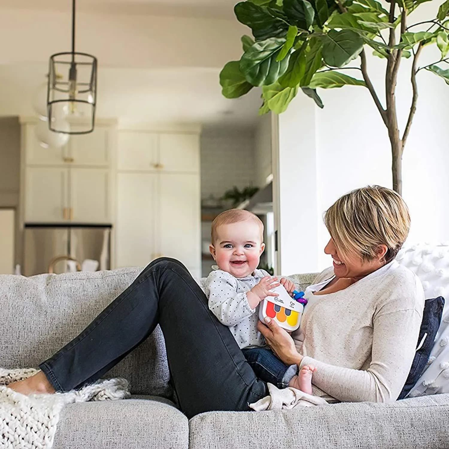 Музыкальная игрушка мини пианино волшебное прикосновение  HAPE