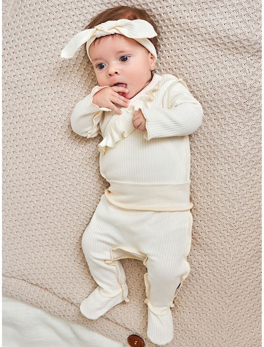 Ползунки в рубчик, Экрю