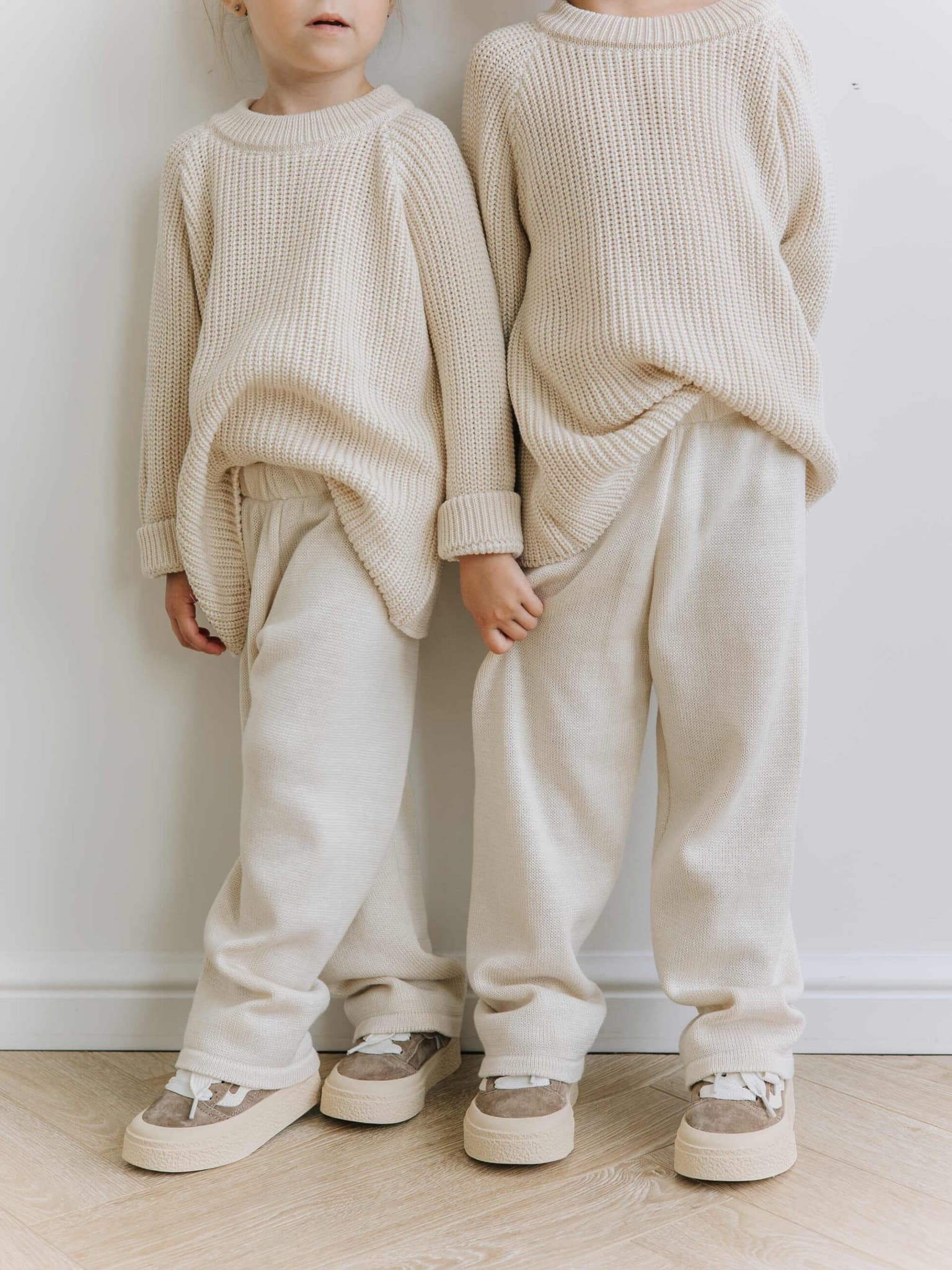 Широкие вязаные брюки, Молоко