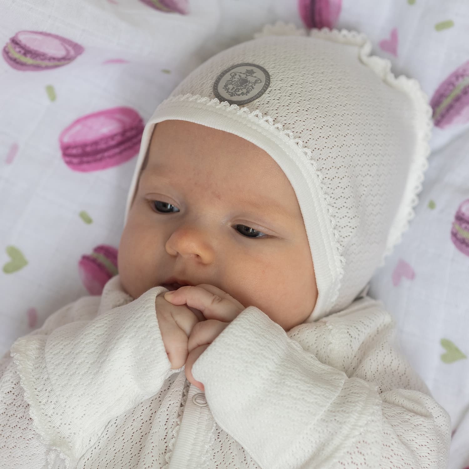 Чепчик, Экрю