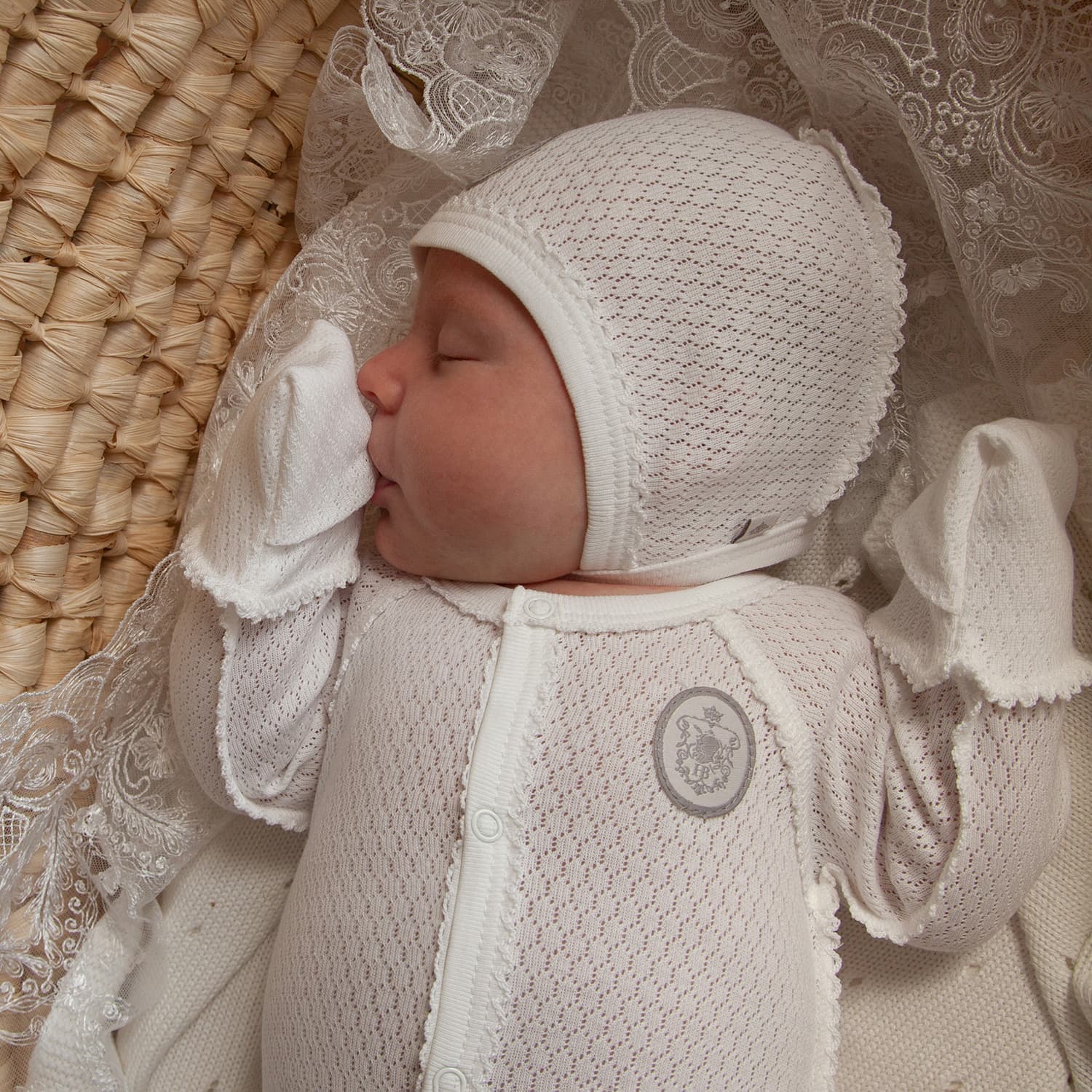 Чепчик, Экрю