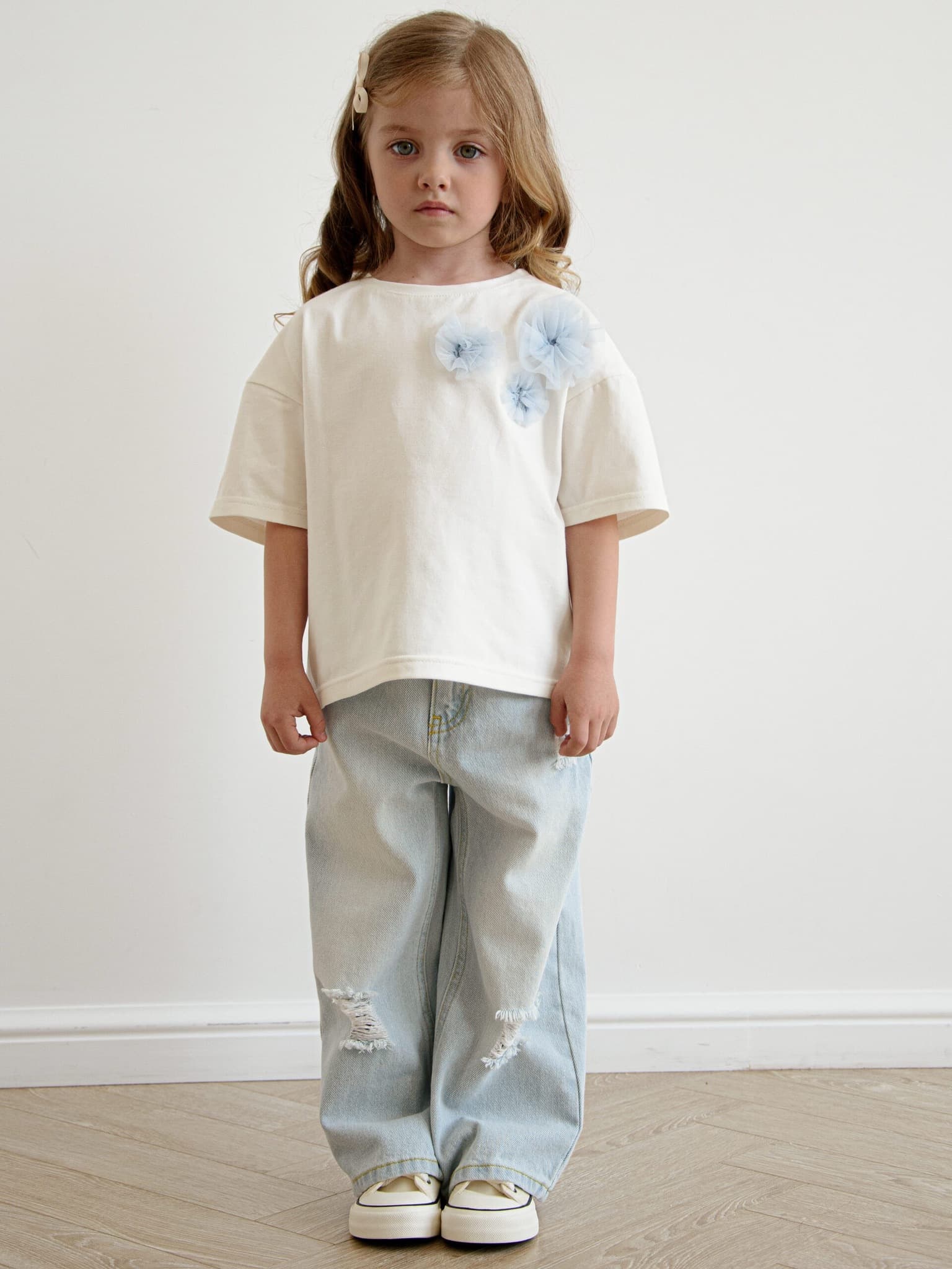 Футболка с цветами, Молоко