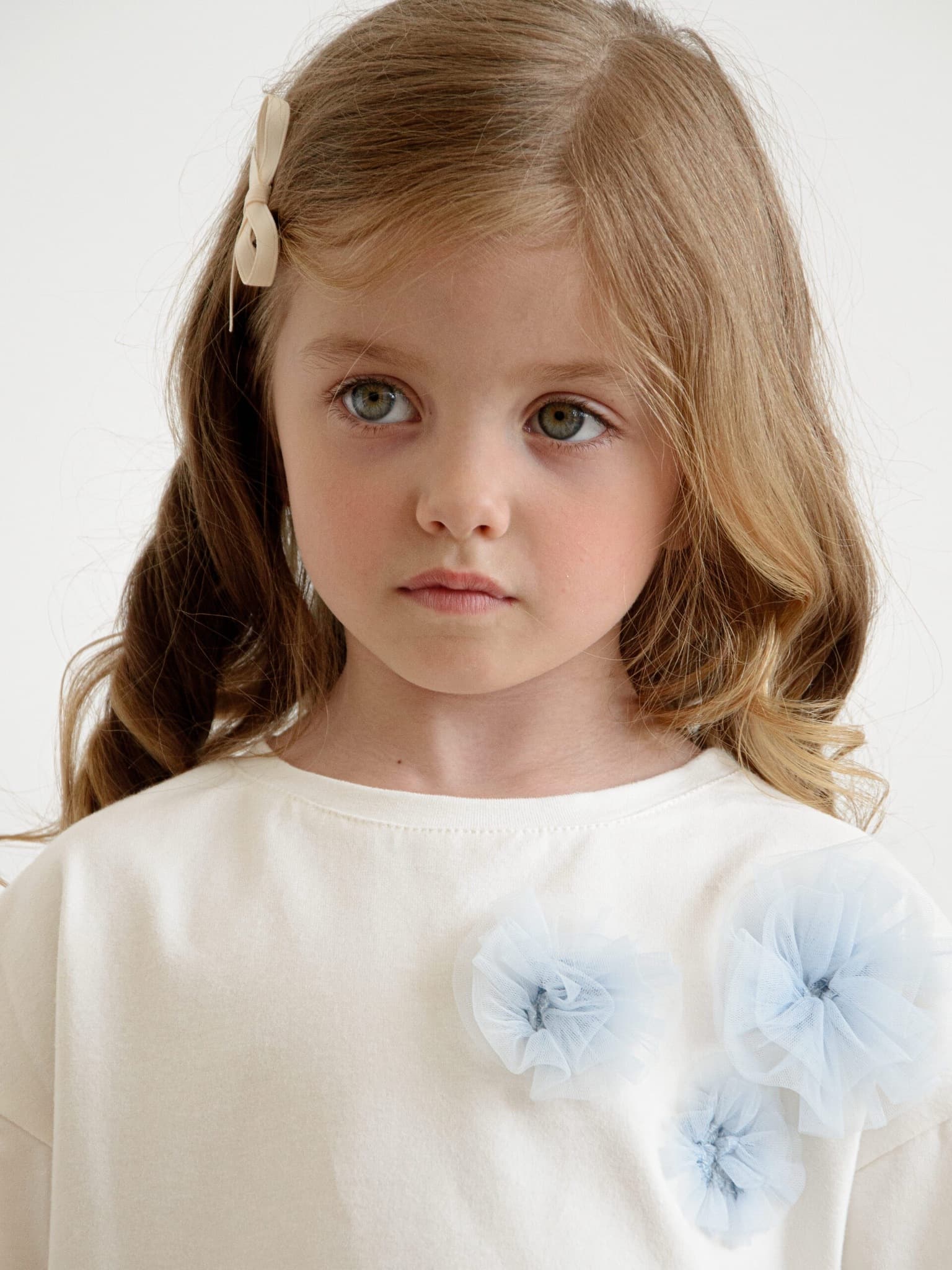 Футболка с цветами, Молоко