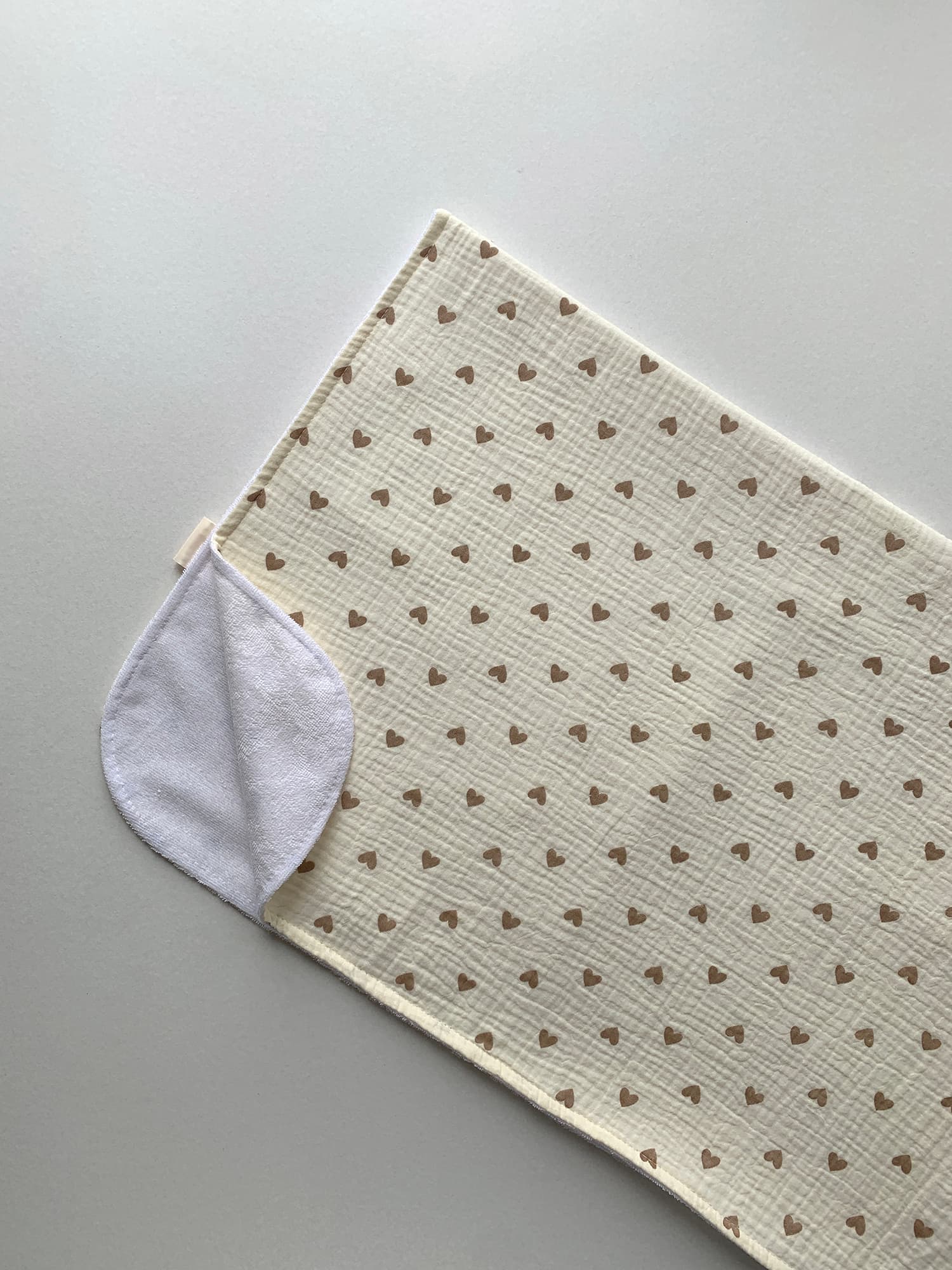 Непромокаемая пеленка "Сердечки"