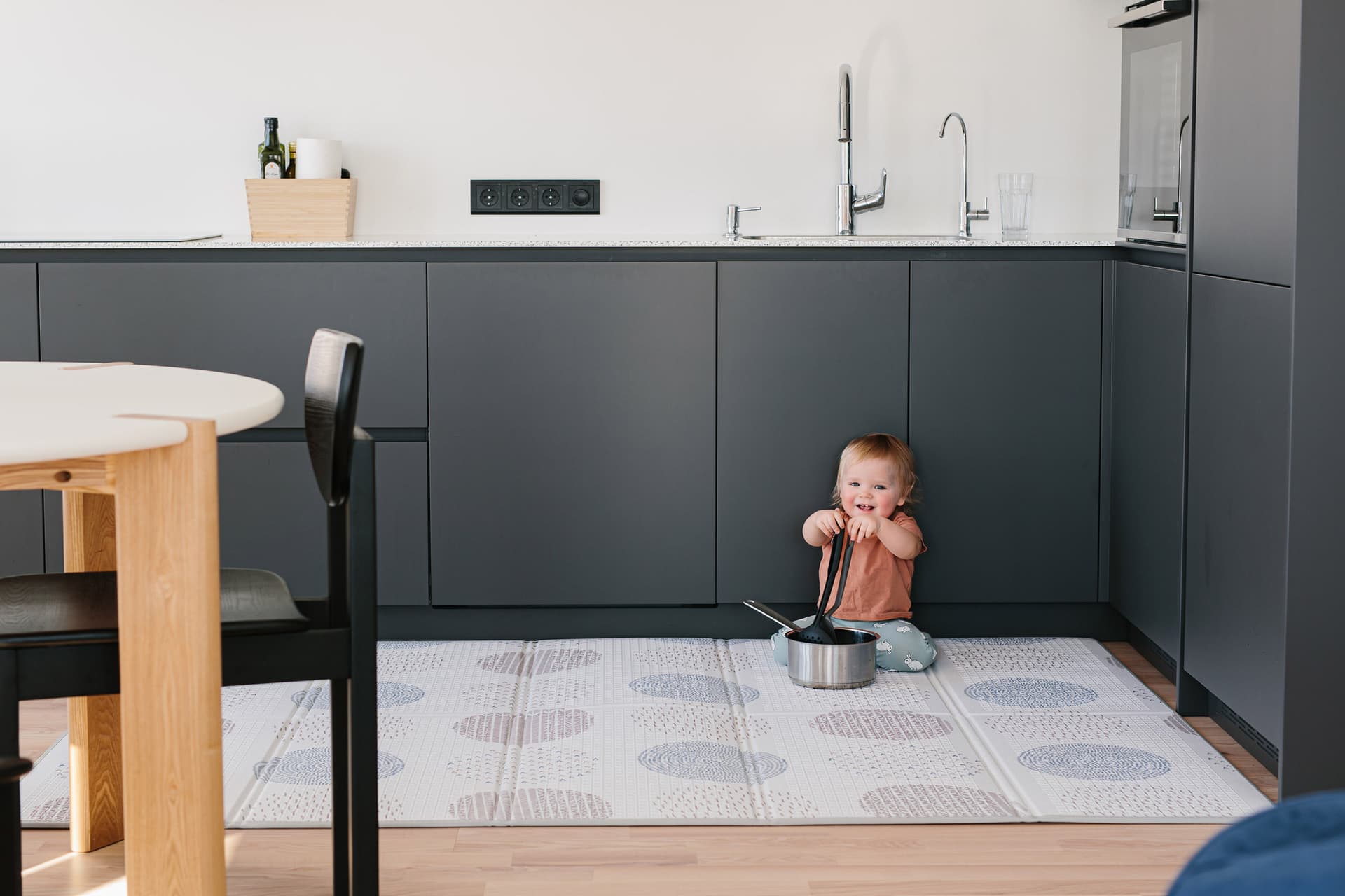 Складной коврик Sillky Portable 140x200x1 см, Уютные кружочки