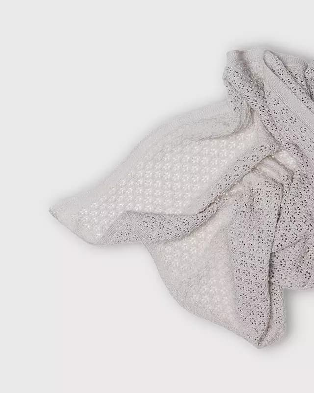 Плед-пелёнка ажурная Loomknits Светло-серый