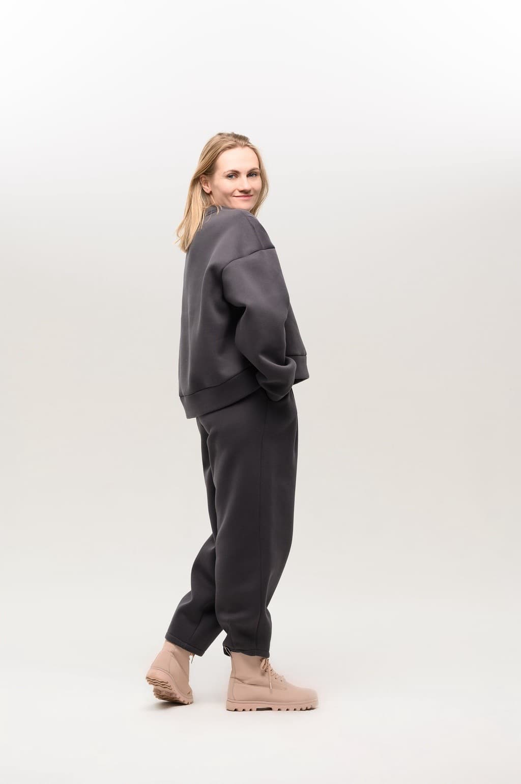 Костюм, Серый