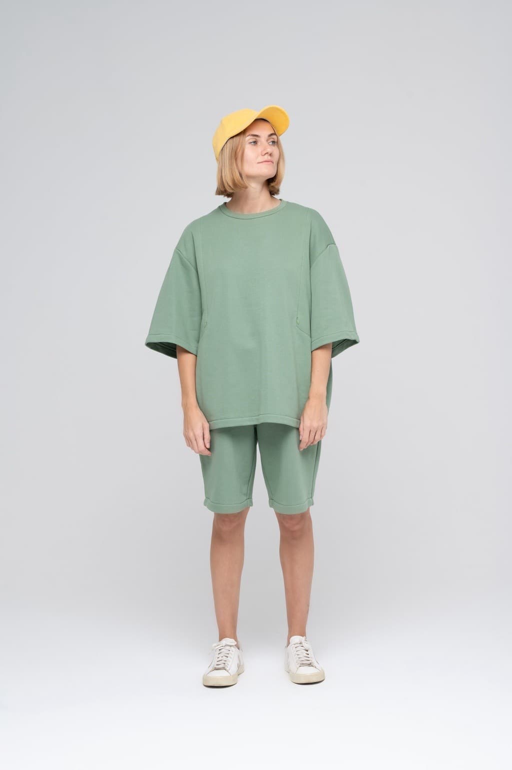 Костюм с шортами, Зеленый