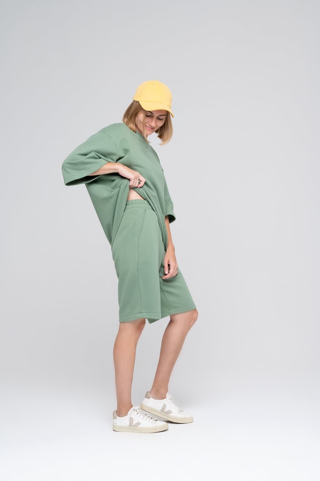 Костюм с шортами, Зеленый