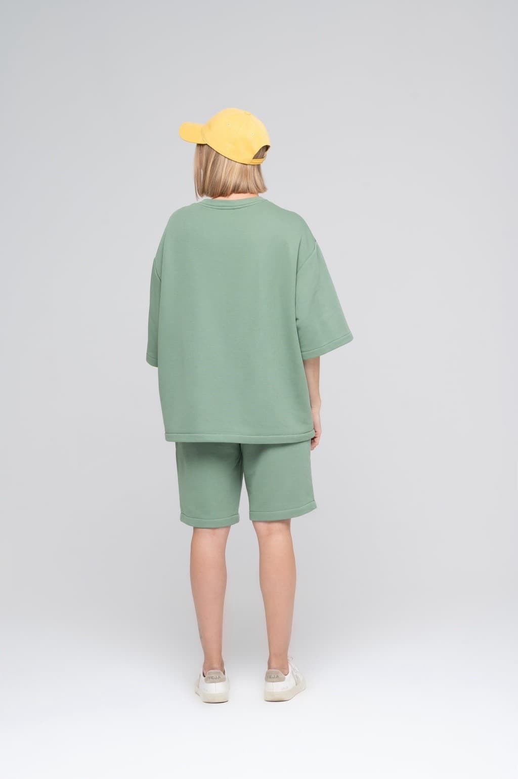 Костюм с шортами, Зеленый