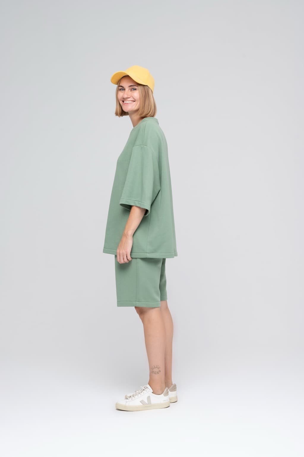 Костюм с шортами, Зеленый