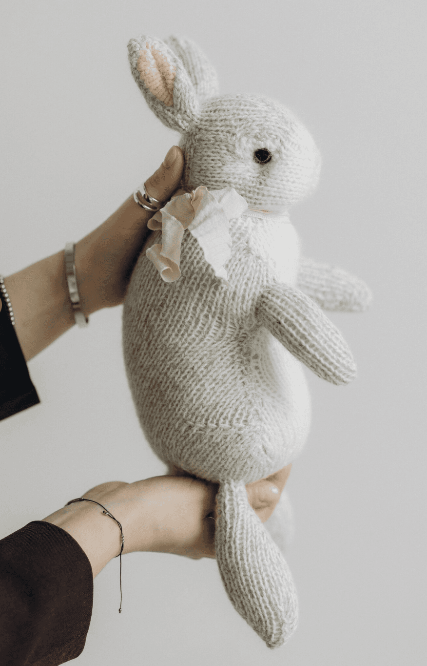 Заяц реалистичный, Серый