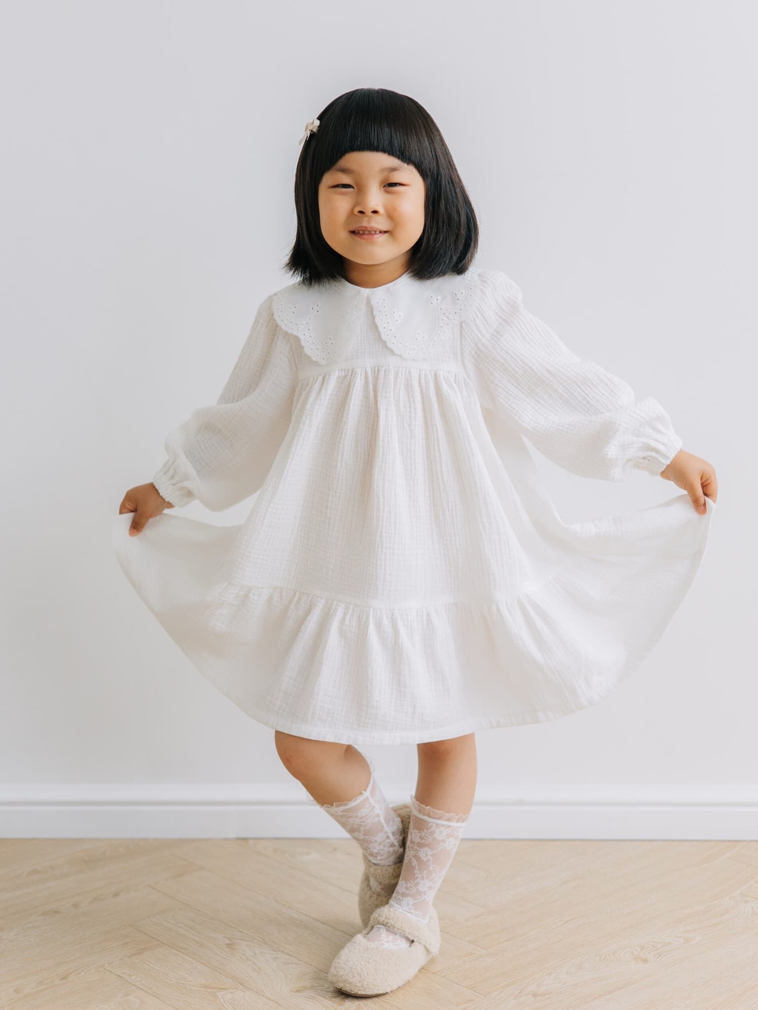 Платье с воротником из муслина, Молоко