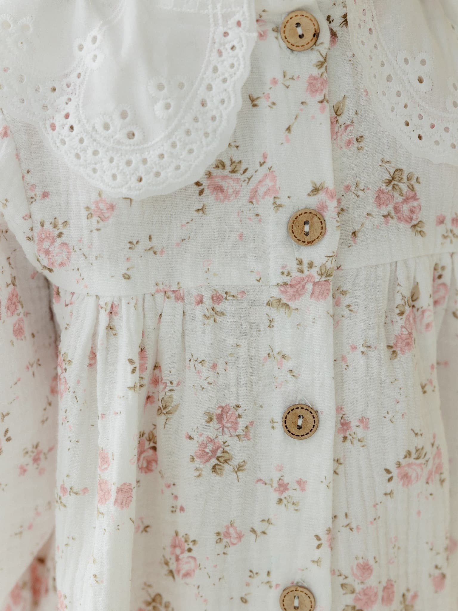 Платье с воротником из муслина, В цветочек