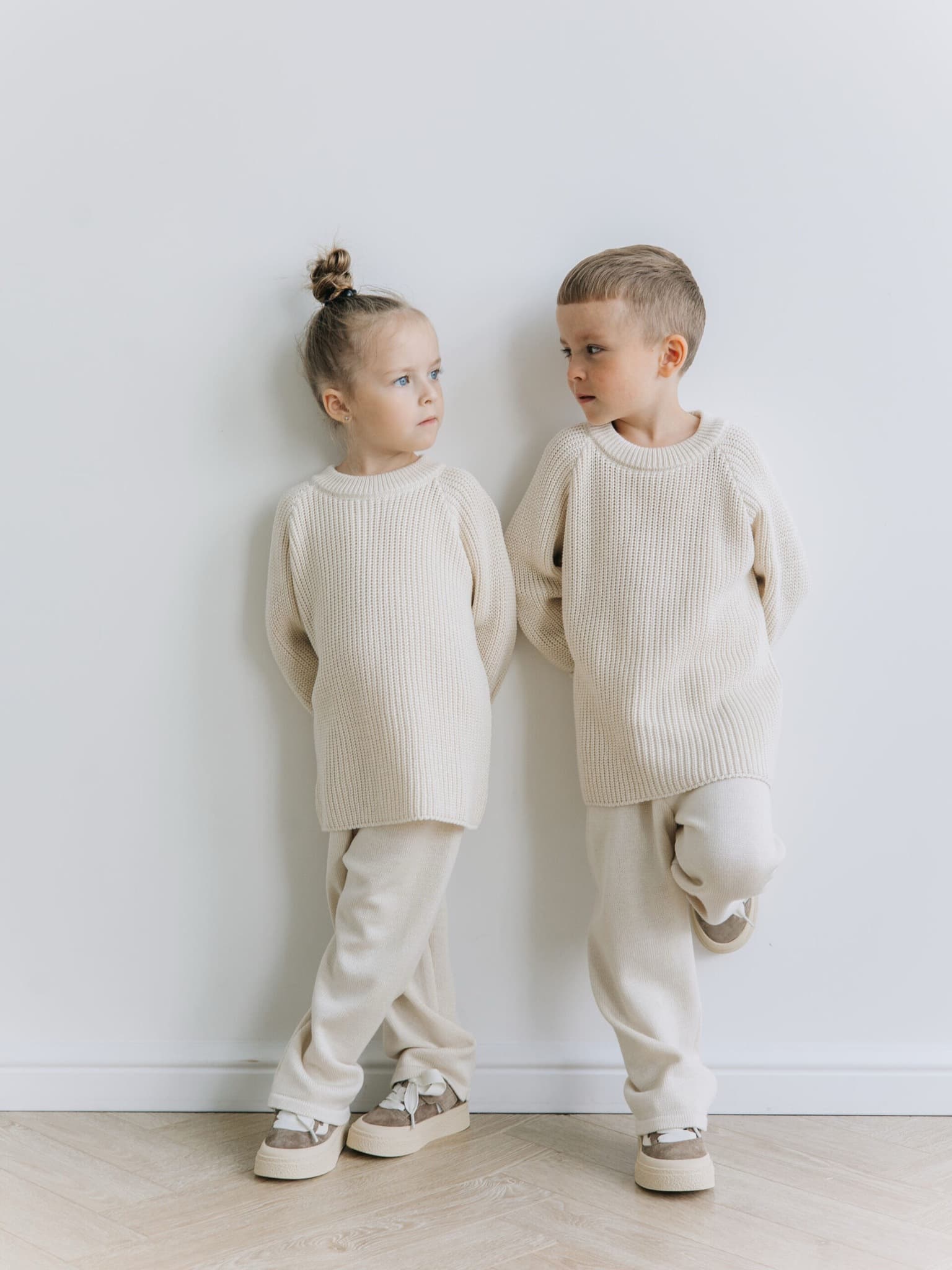 Вязаный джемпер, Молоко