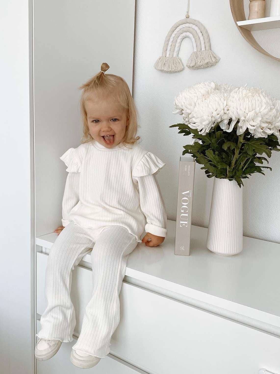 Костюм из теплой лапши, Молоко