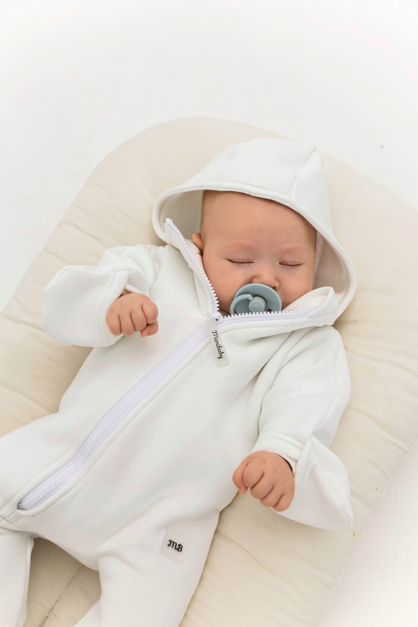 Комбинезон с капюшоном из футера , Молочный