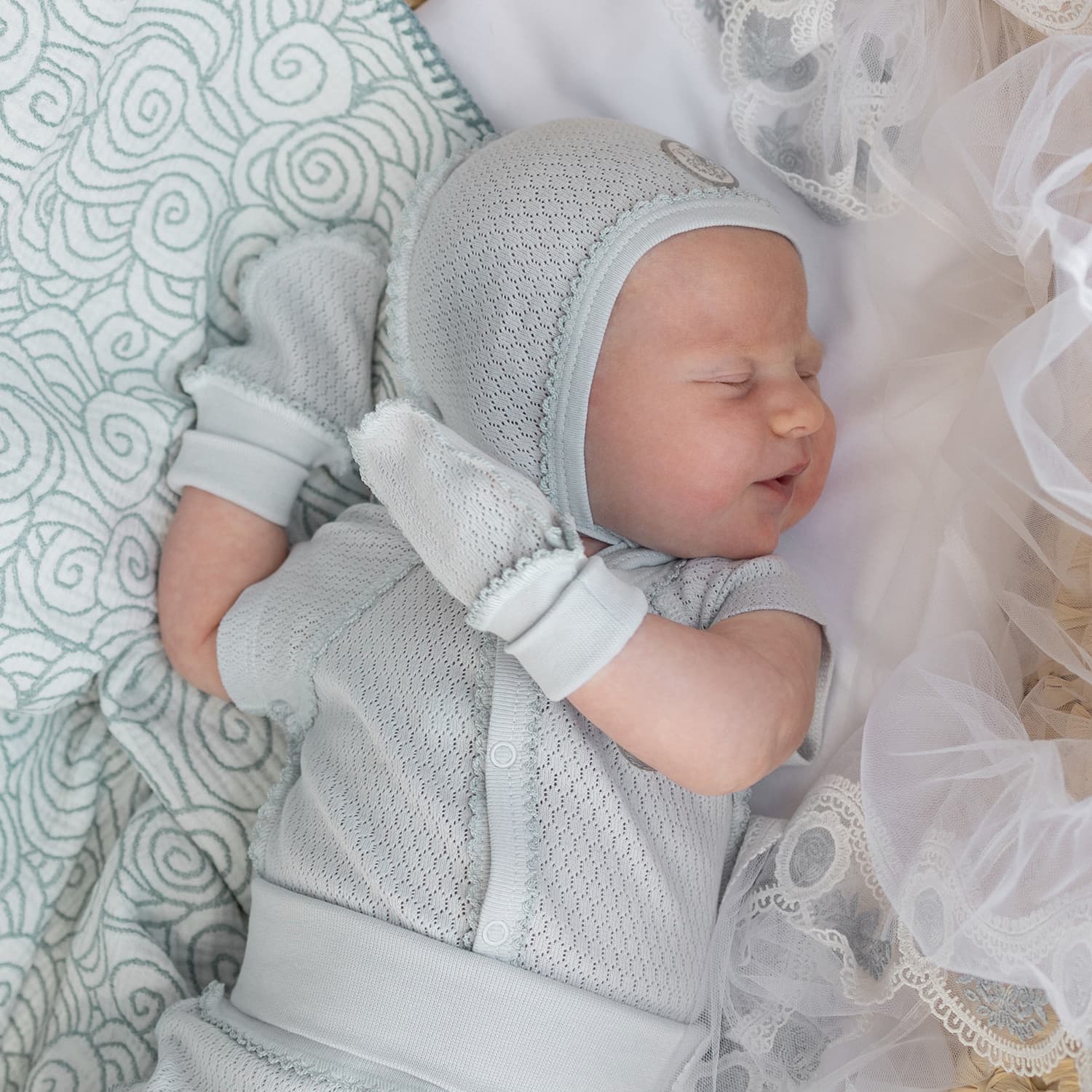 Чепчик, Серо-голубой