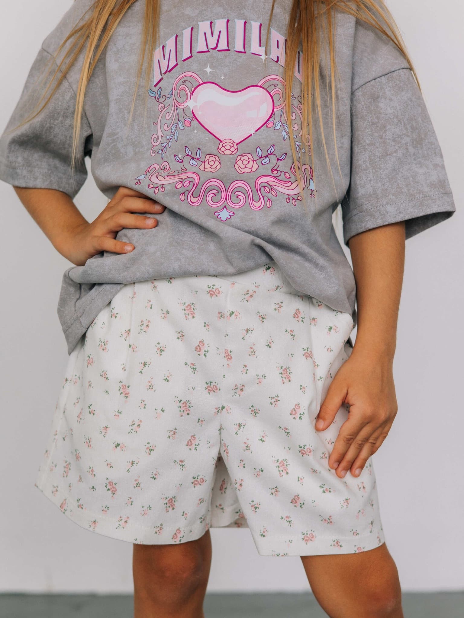 Шорты в розовый цветочек, Молоко