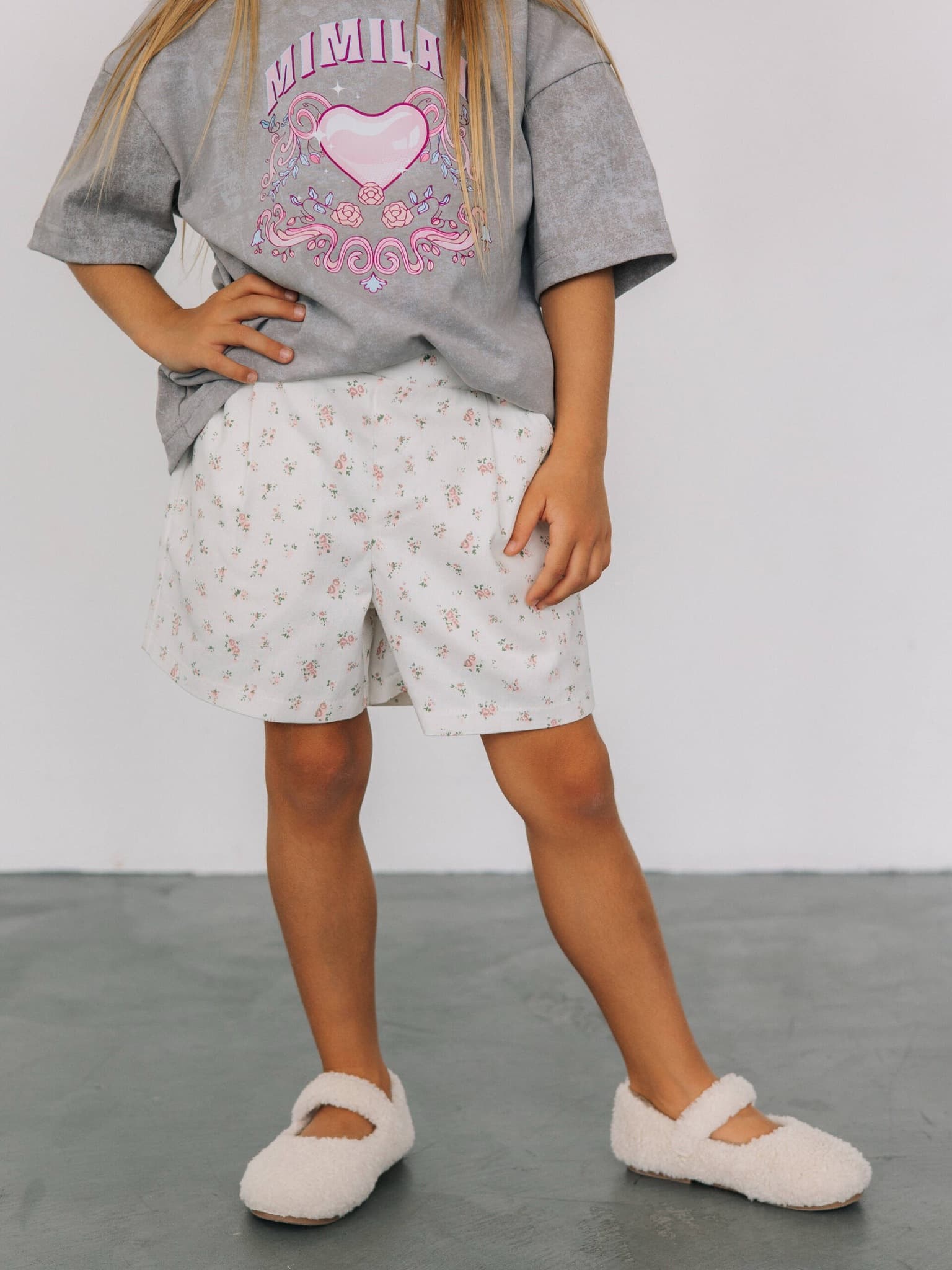 Шорты в розовый цветочек, Молоко