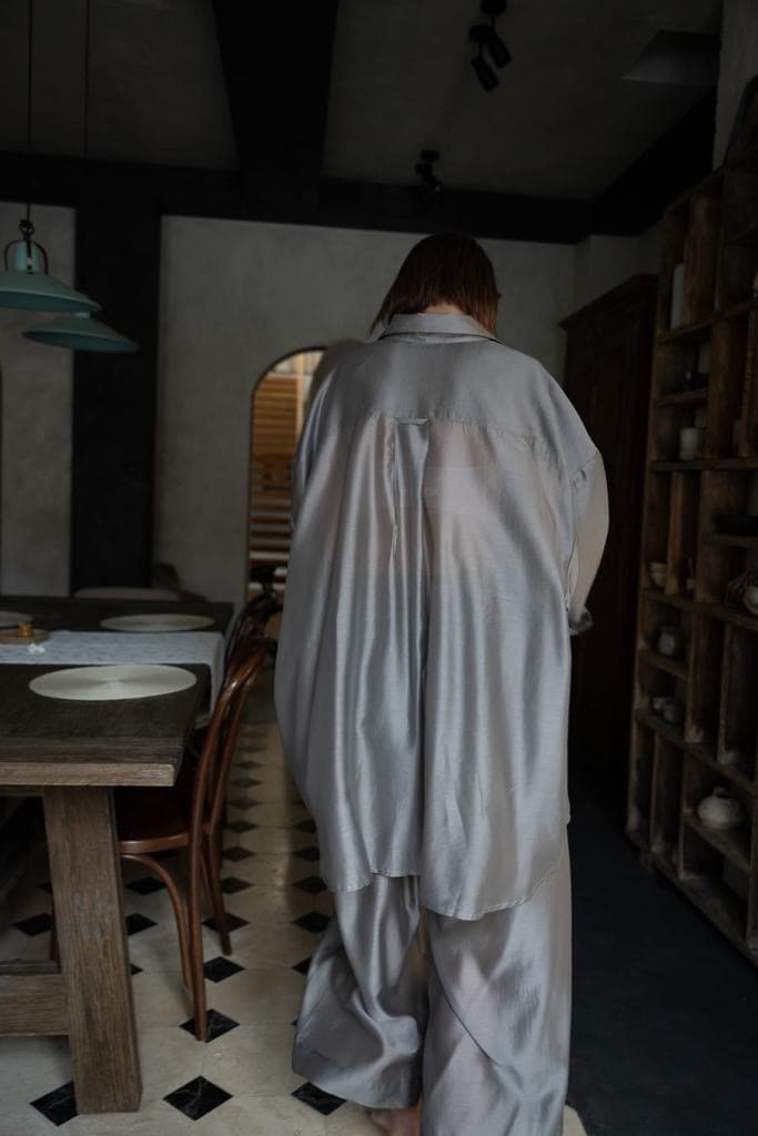 Костюм из вуали, Серый