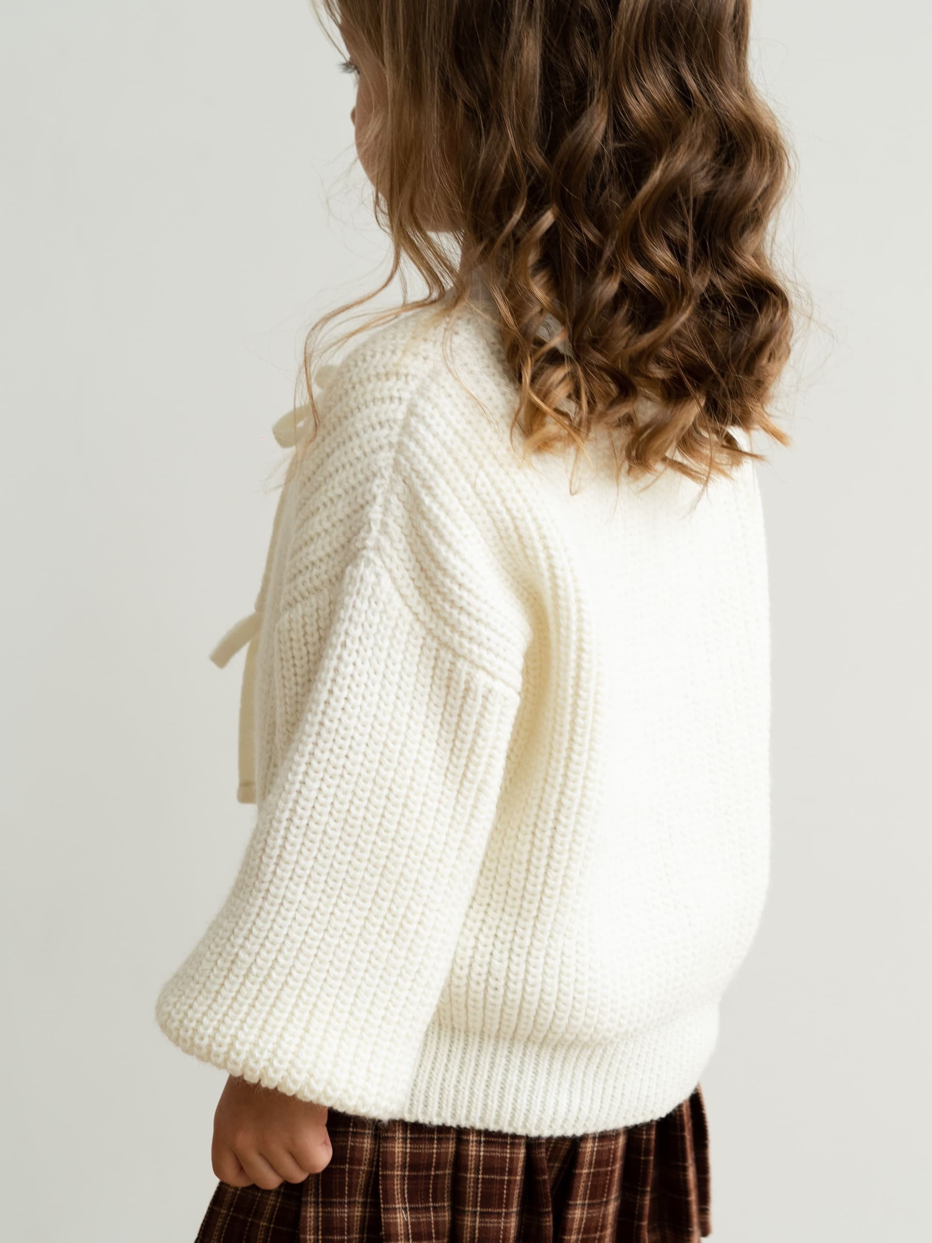 Кардиган с бантиками, Молоко