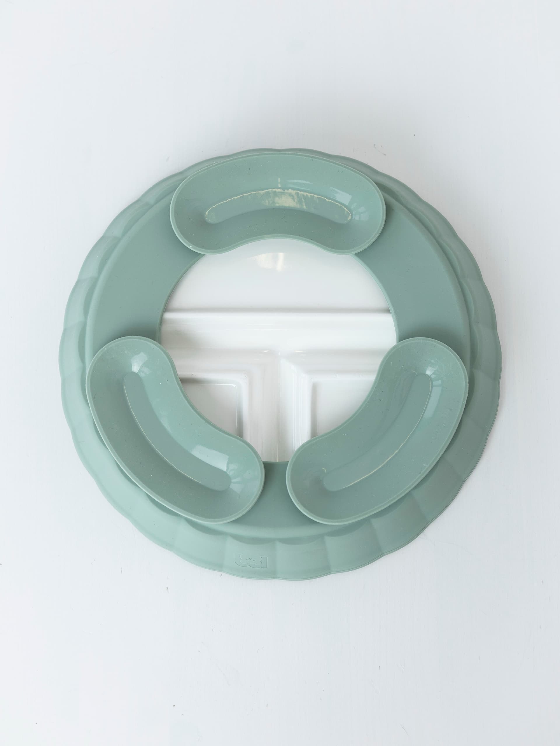 Фарфоровая тарелка секционная на силиконовой присоске, Mint