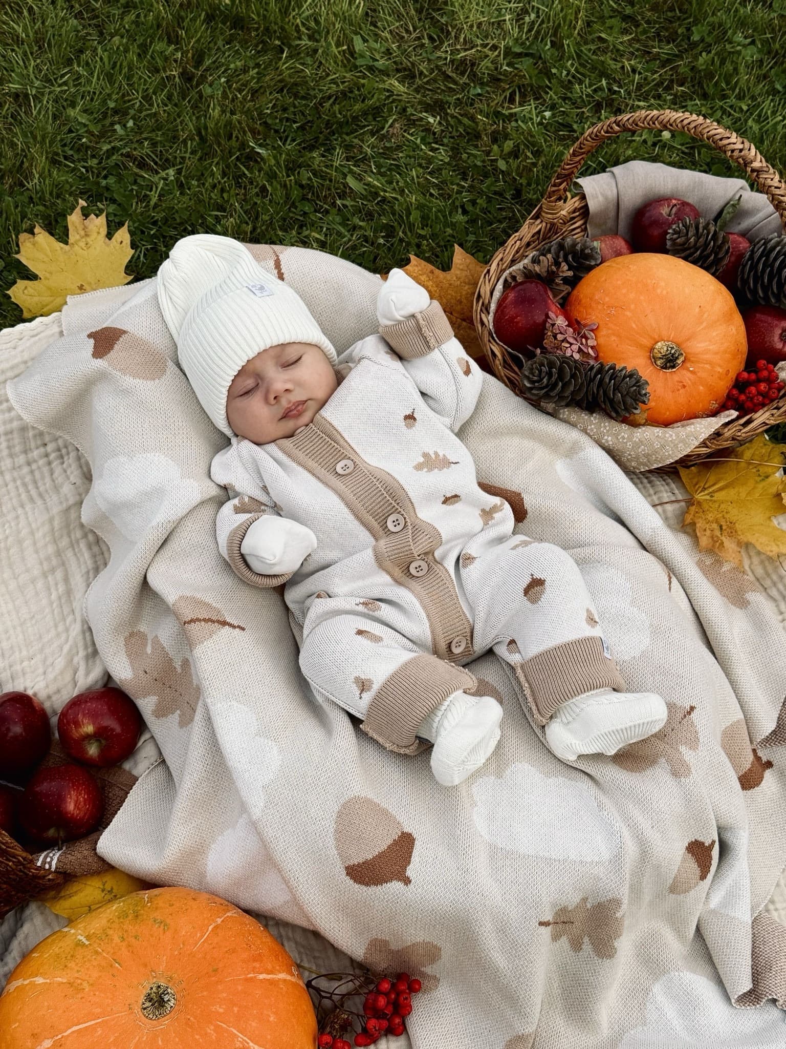 Комбинезон вязаный, Желуди