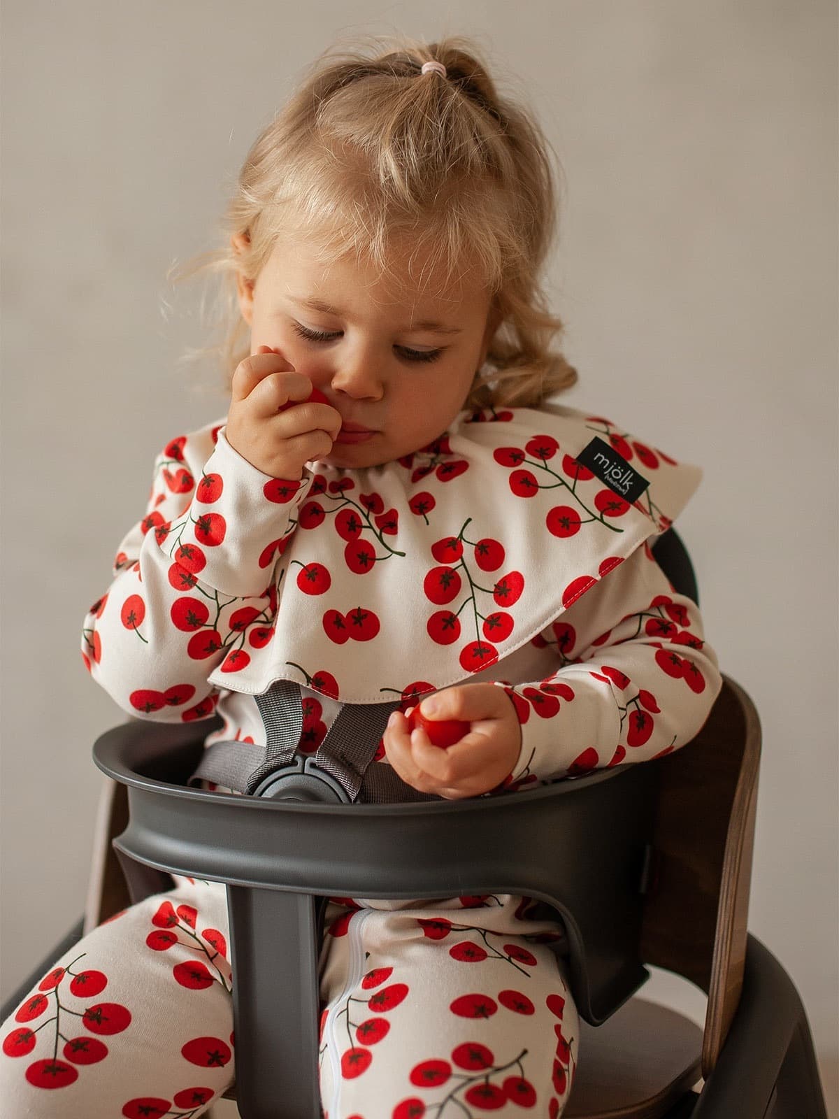 Комбинезон Mjolk Sleep and Play Cherry Tomatoes, на манжетах