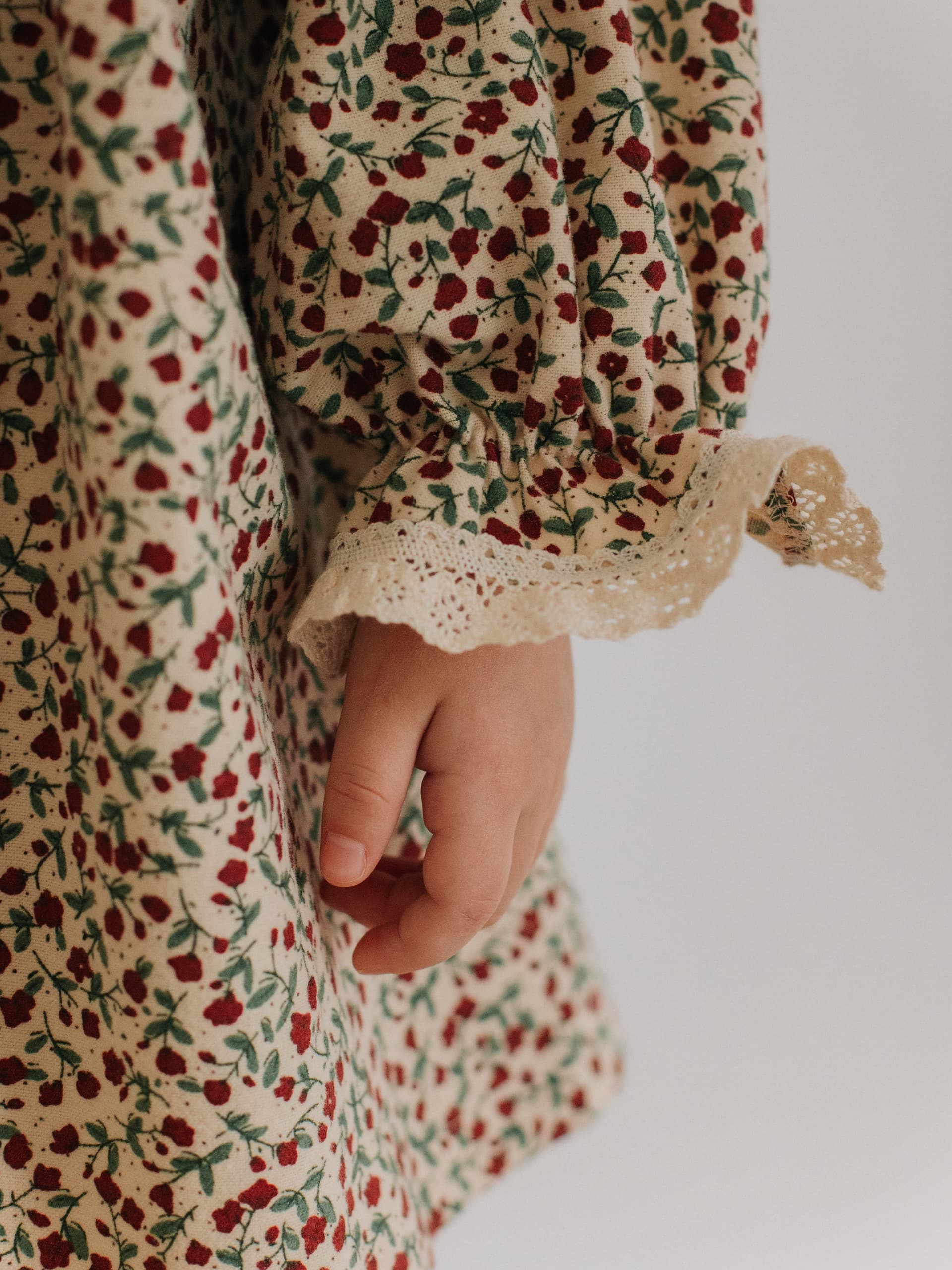 Платье с воротником в цветочек Бежевый