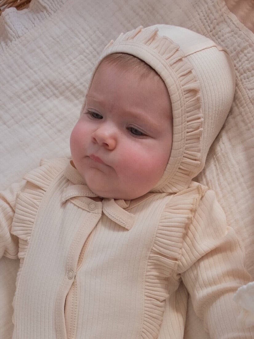 Чепчик в рубчик с рюшей, Натуральный