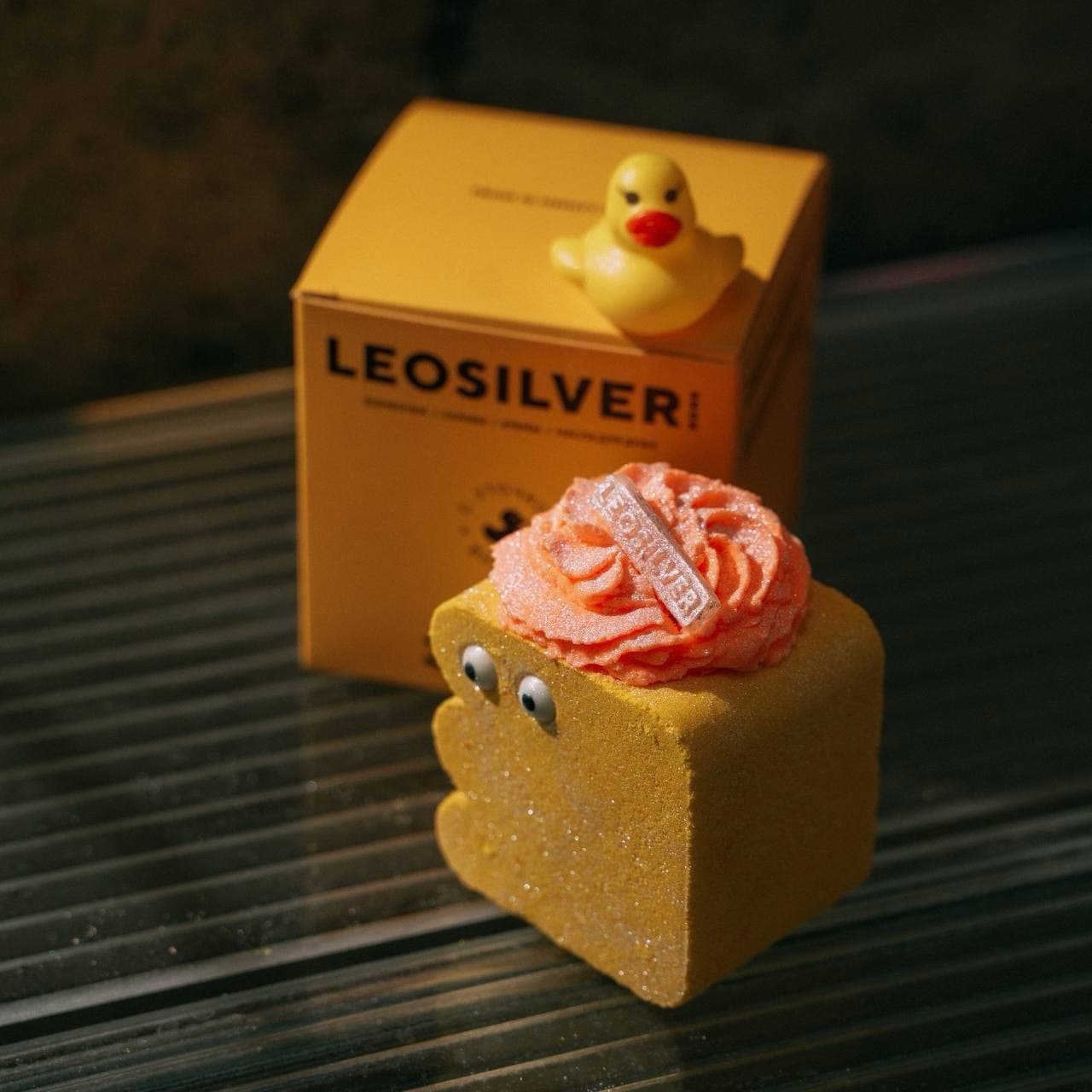 Бомбочка для ванны "Элли" с уточкой внутри, 250 г