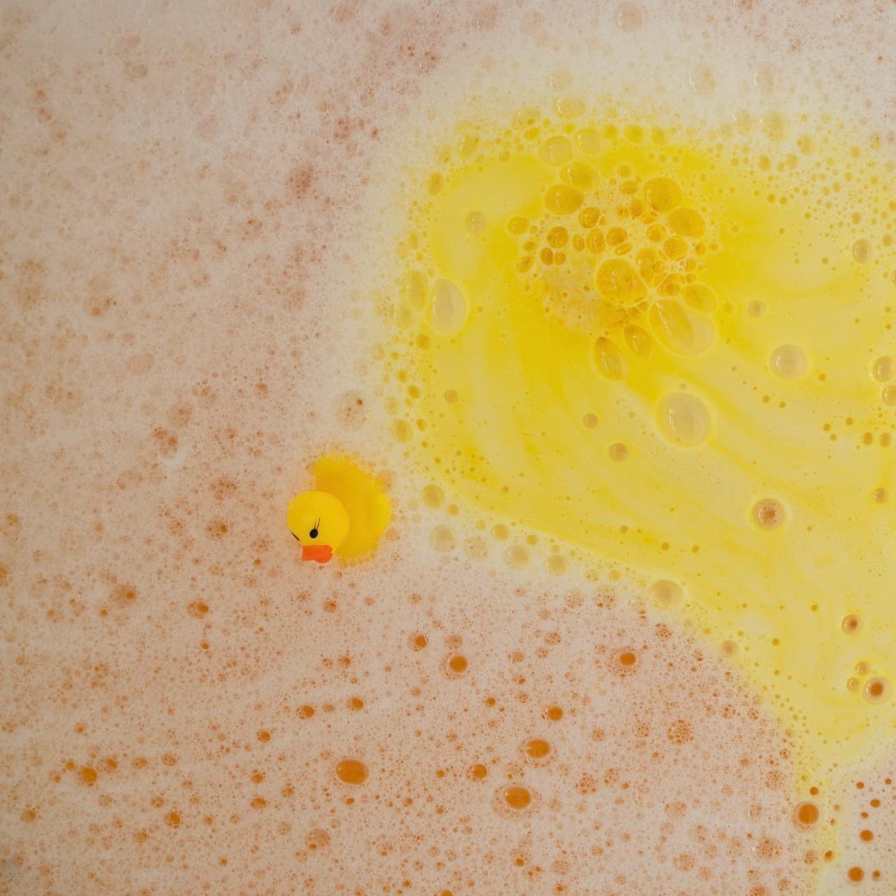 Бомбочка для ванны "Элли" с уточкой внутри, 250 г