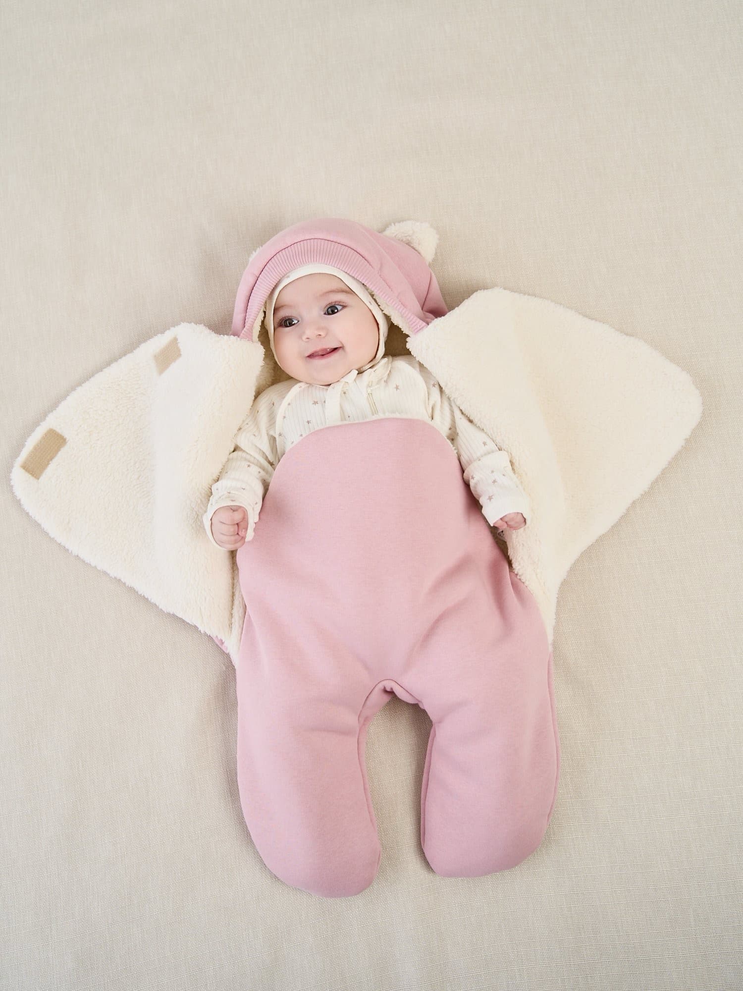 Конверт-звездочка "Пудра" с прорезями для ремней безопасности